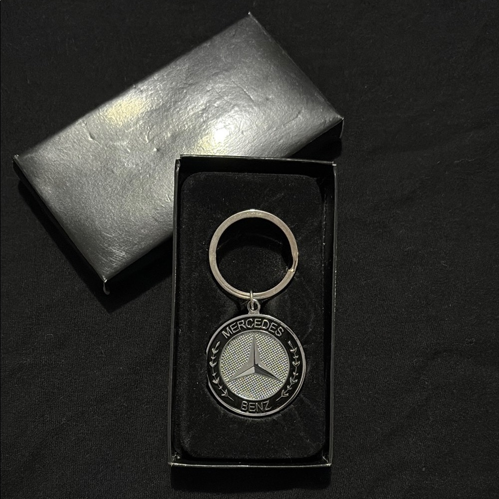 Mercedes Benz Silver Key Holder with Sleek Design
